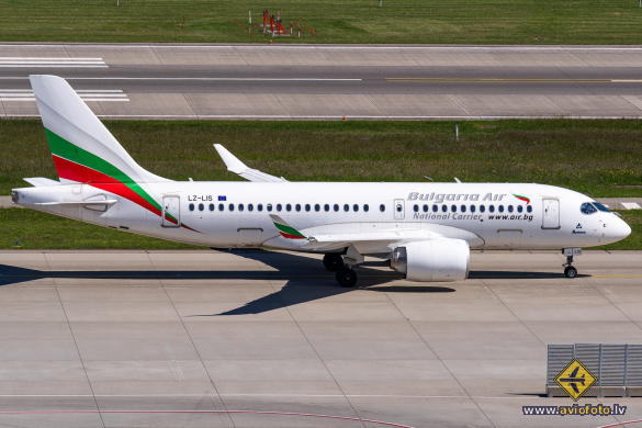 Airbus A220-100